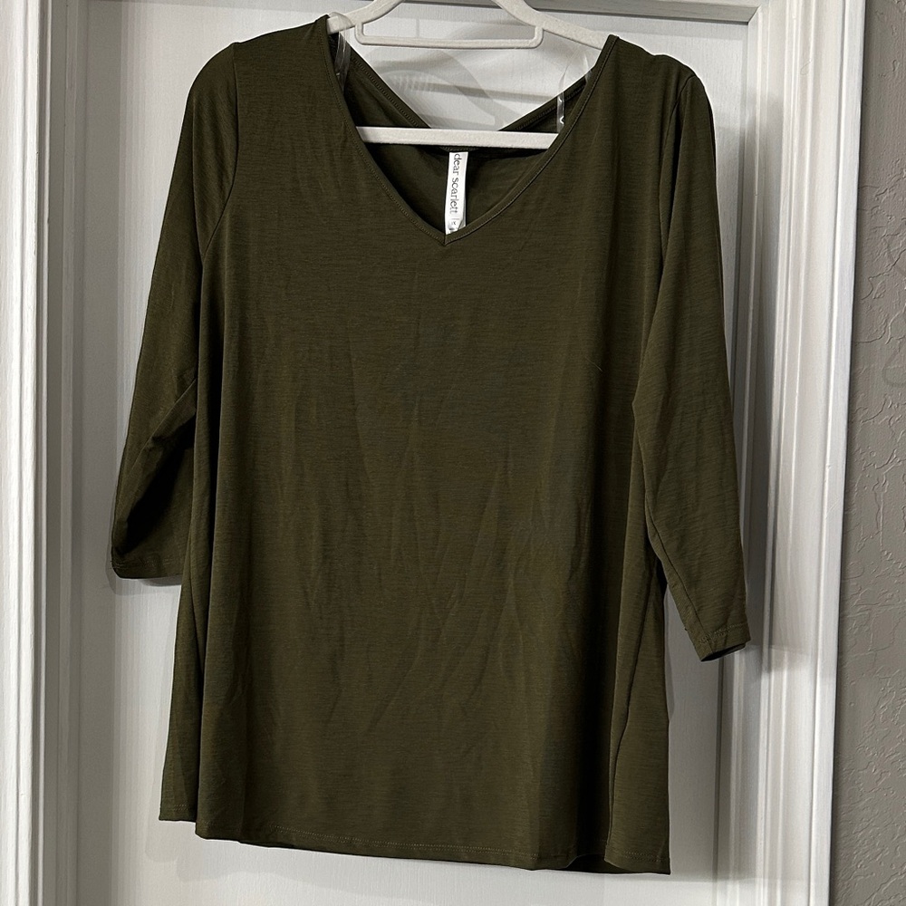 Women's Olive V-Neck 3/4 Sleeve Top